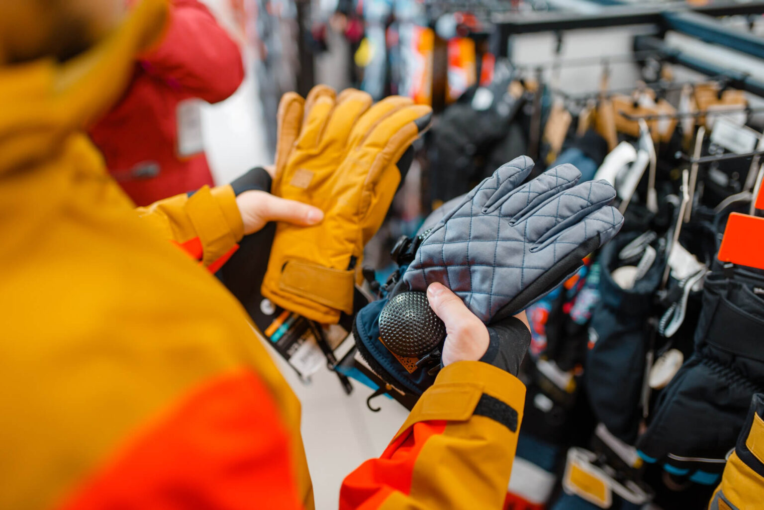 Gloves Vs. Mittens Which One Should You Choose For Skiing?